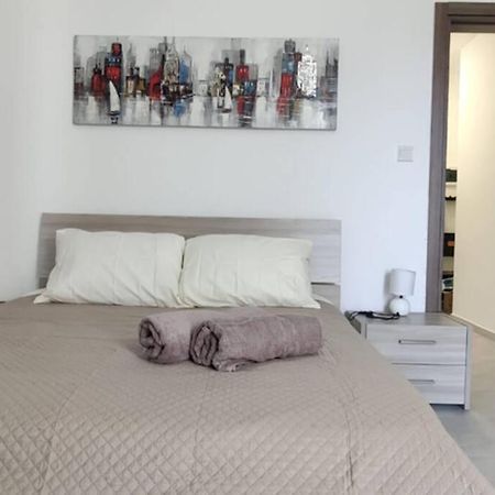 Brand New 3 Bedroom Apartment Close To The Sea Gzira Exterior photo